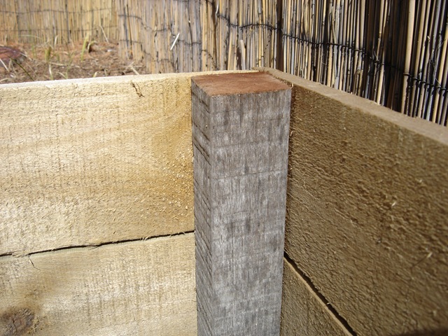 Building a raised garden bed | frugalandthriving.com.au