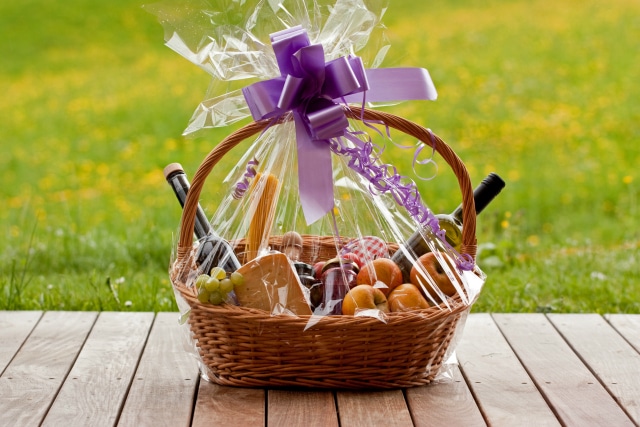 how-to-make-a-personalised-gift-hamper-for-any-occasion