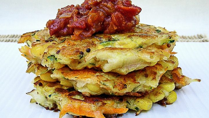 https://www.frugalandthriving.com.au/wp-content/uploads/2020/06/vegetable-fritters-with-tomato-chutney-720x405.jpg